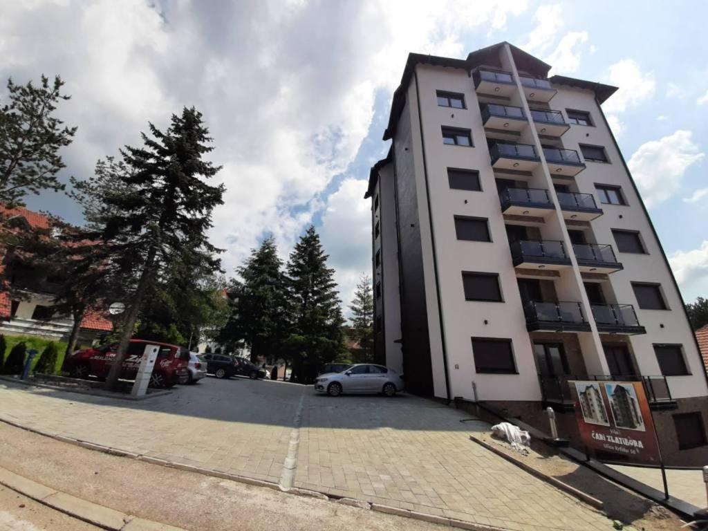 Apartment Golden Pine Lux